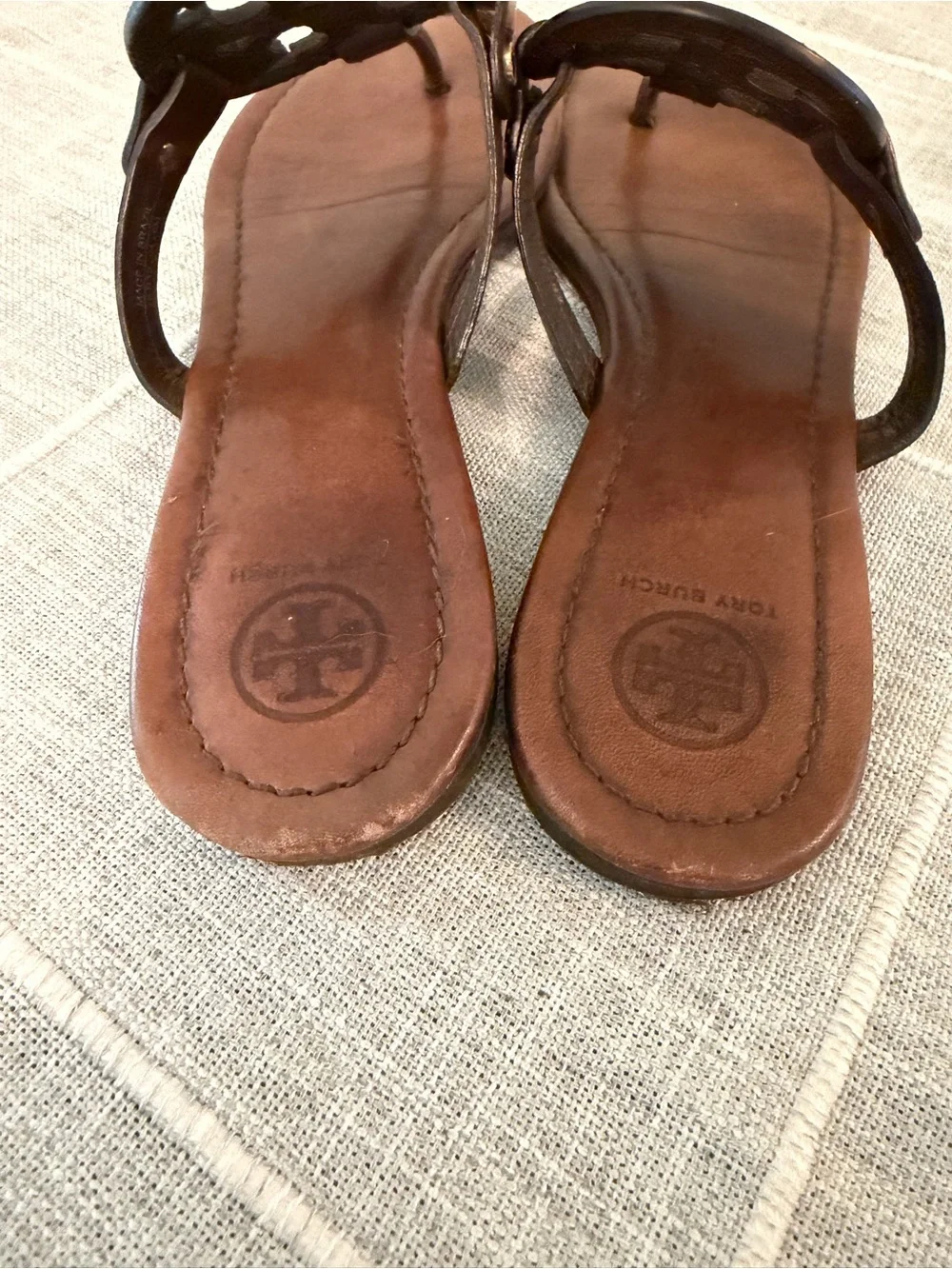 Tory Burch Brown Leather Cutout Logo Thong Sandals Brown size 9